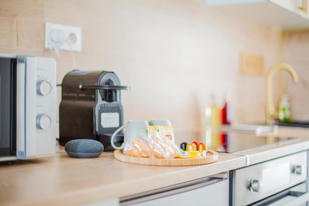 Ideal Pro & Couple - 2 Logements Theme Boho Chic Rdc & Dandy 1Er Etage - Quartier Calme - Jardin - Wifi Hd - Smart Tv - Parking Gratuit - Proche Centre & Transports - Ask Home Valenciennes Esterno foto