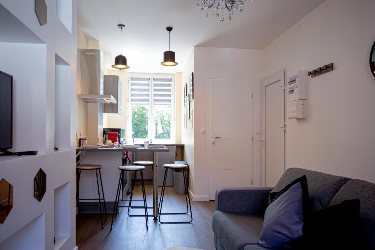 Ideal Pro & Couple - 2 Logements Theme Boho Chic Rdc & Dandy 1Er Etage - Quartier Calme - Jardin - Wifi Hd - Smart Tv - Parking Gratuit - Proche Centre & Transports - Ask Home Valenciennes Esterno foto