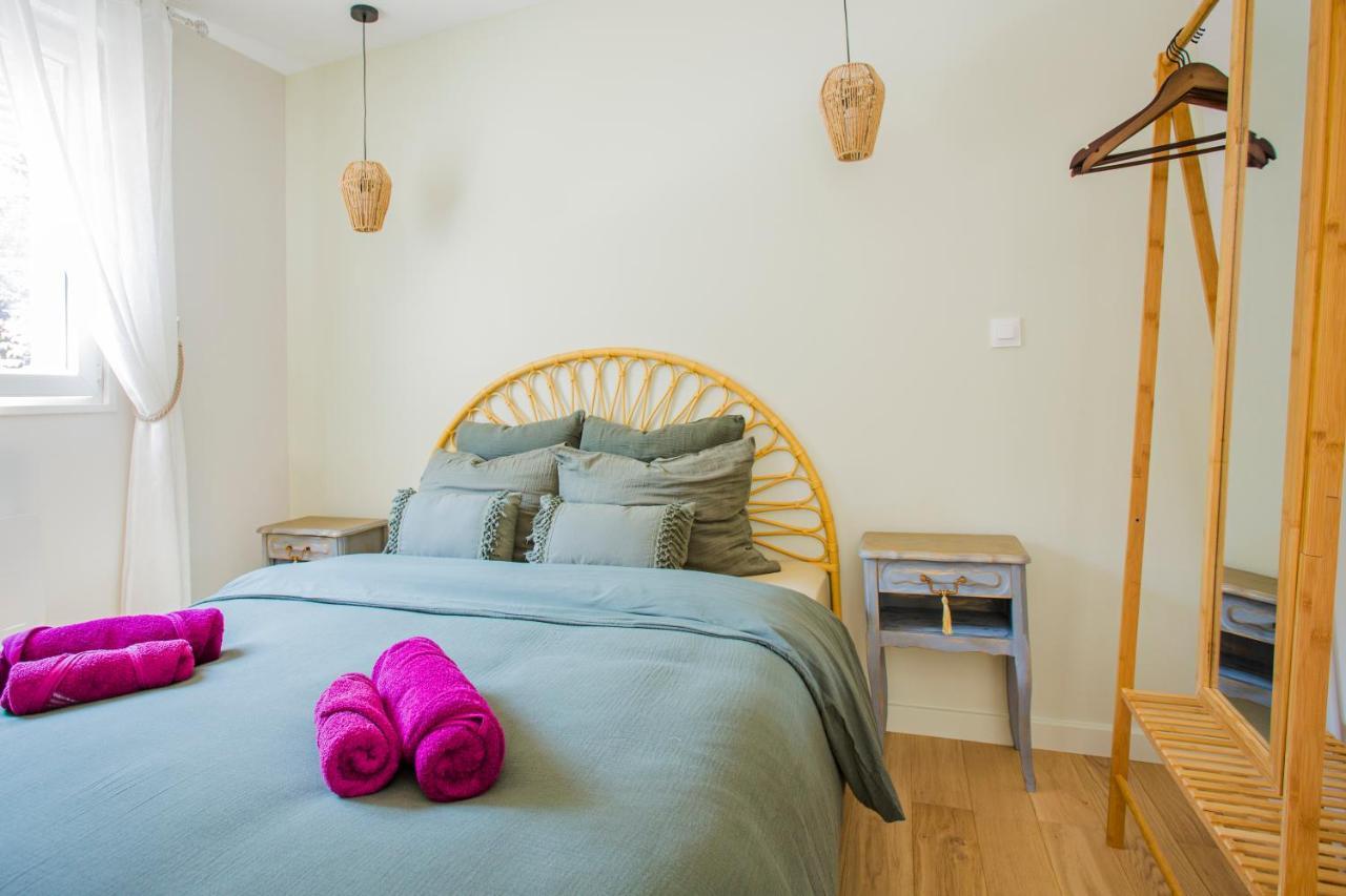 Ideal Pro & Couple - 2 Logements Theme Boho Chic Rdc & Dandy 1Er Etage - Quartier Calme - Jardin - Wifi Hd - Smart Tv - Parking Gratuit - Proche Centre & Transports - Ask Home Valenciennes Esterno foto