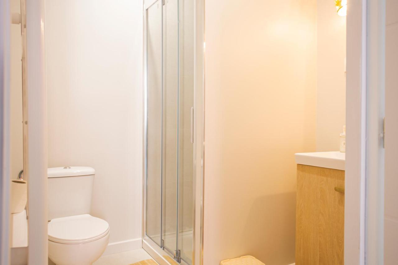 Ideal Pro & Couple - 2 Logements Theme Boho Chic Rdc & Dandy 1Er Etage - Quartier Calme - Jardin - Wifi Hd - Smart Tv - Parking Gratuit - Proche Centre & Transports - Ask Home Valenciennes Esterno foto