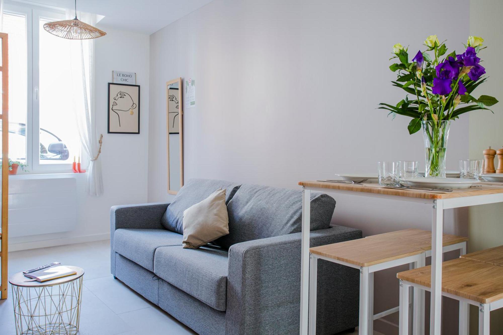 Ideal Pro & Couple - 2 Logements Theme Boho Chic Rdc & Dandy 1Er Etage - Quartier Calme - Jardin - Wifi Hd - Smart Tv - Parking Gratuit - Proche Centre & Transports - Ask Home Valenciennes Esterno foto