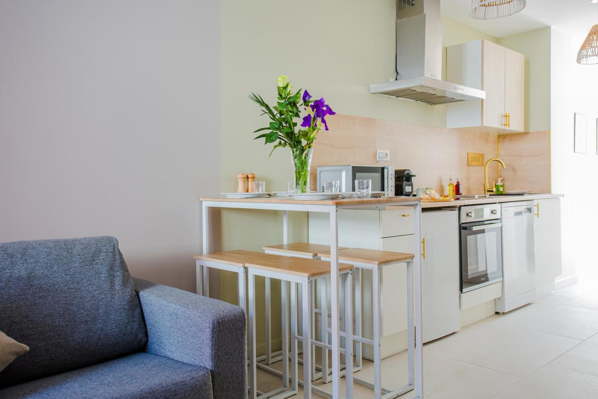 Ideal Pro & Couple - 2 Logements Theme Boho Chic Rdc & Dandy 1Er Etage - Quartier Calme - Jardin - Wifi Hd - Smart Tv - Parking Gratuit - Proche Centre & Transports - Ask Home Valenciennes Esterno foto